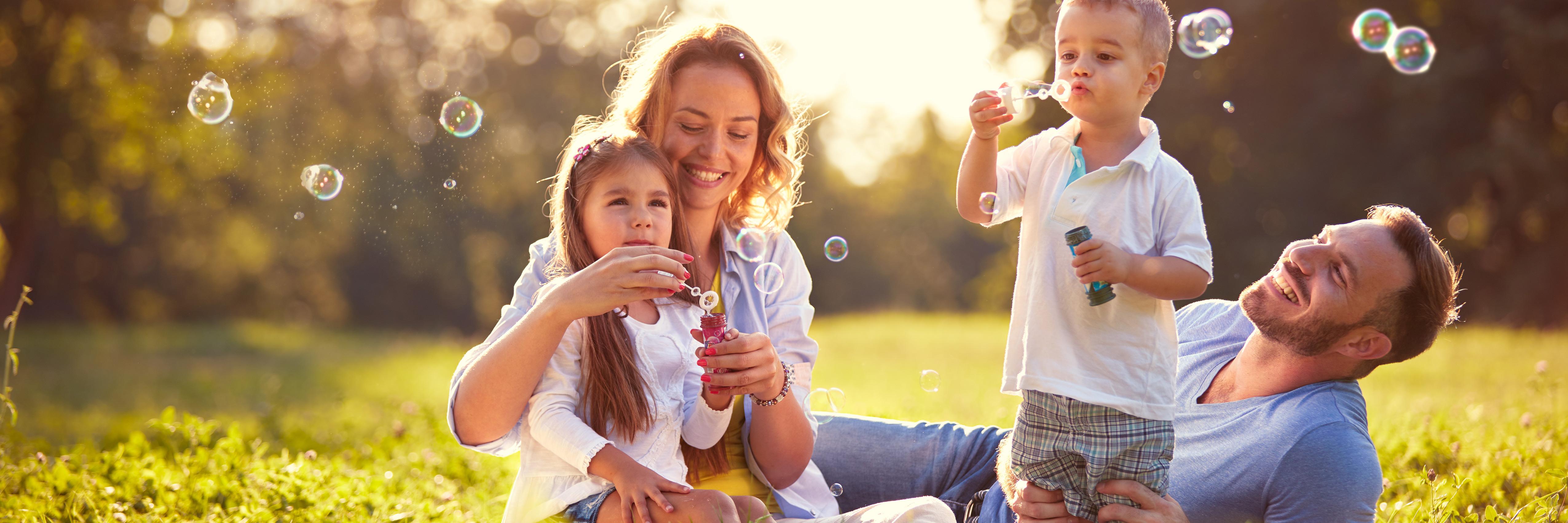 gelukkige familie samen